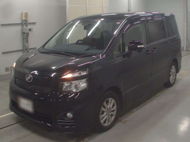 TOYOTA VOXY 2012