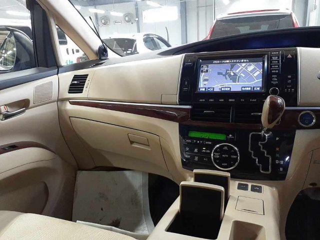 TOYOTA ESTIMA HYBRID 2015