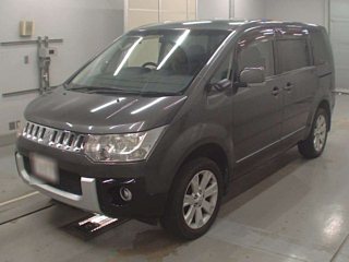 MITSUBISHI DELICA D5 2013