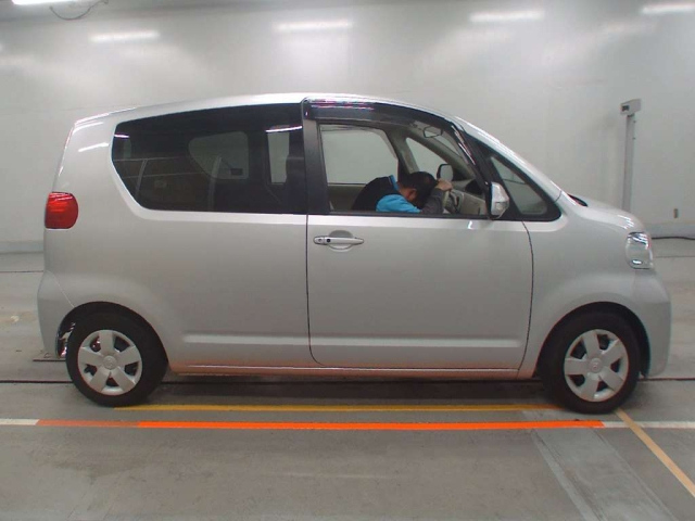TOYOTA PORTE 2008