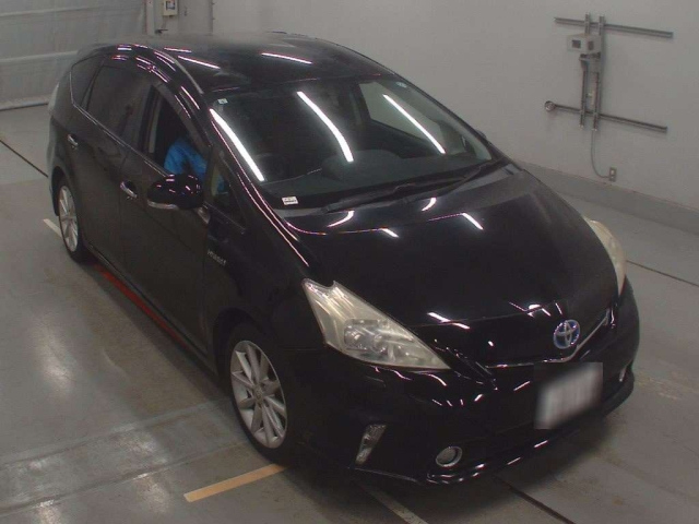 TOYOTA PRIUS ALPHA 2012
