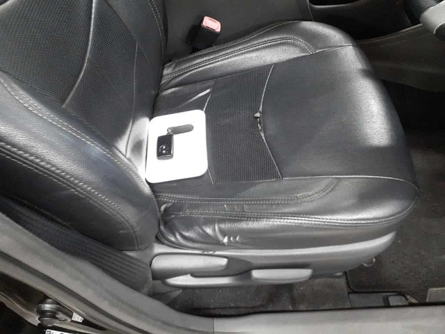 TOYOTA PRIUS ALPHA 2012