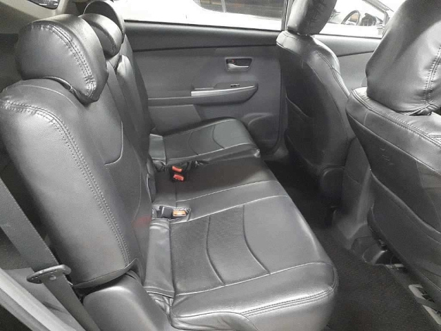 TOYOTA PRIUS ALPHA 2012