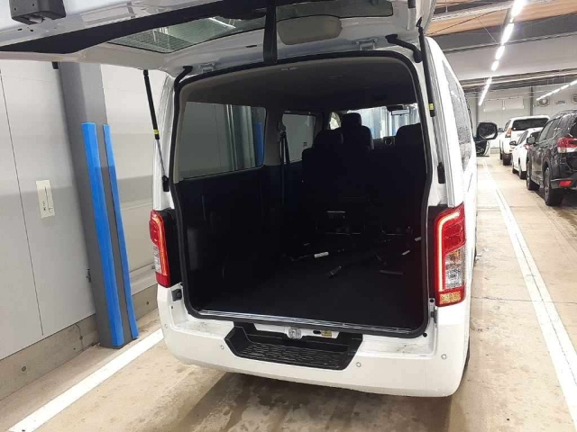 NISSAN CARAVAN VAN 2023