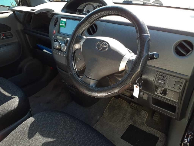 TOYOTA SIENTA 2013