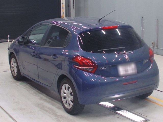 PEUGEOT 208 2016
