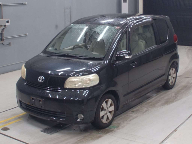 TOYOTA PORTE 2010