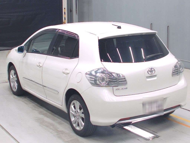 TOYOTA BLADE 2010