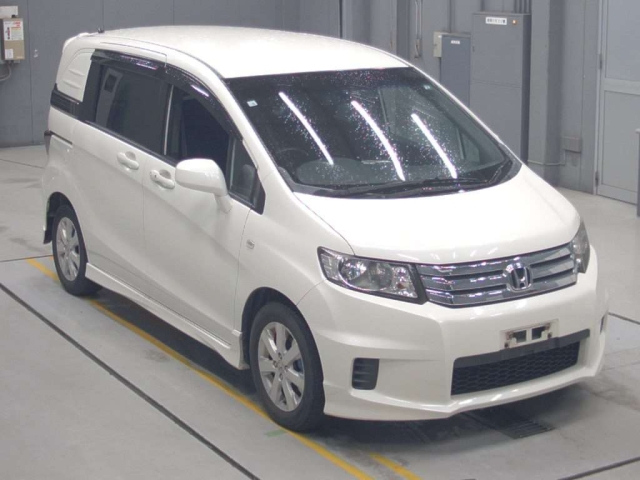 HONDA FREED 2010