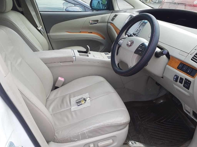 TOYOTA ESTIMA HYBRID 2010