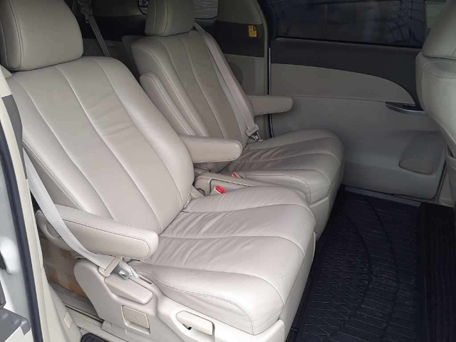 TOYOTA ESTIMA HYBRID 2010