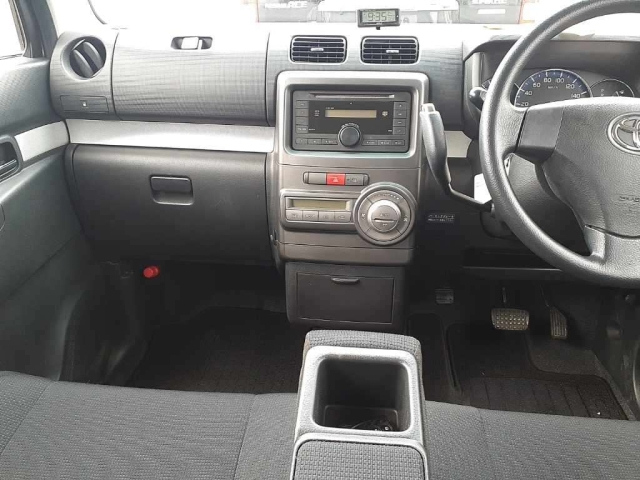 TOYOTA PIXIS SPACE 2012