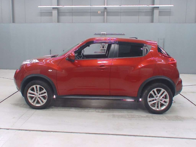 NISSAN JUKE 2012