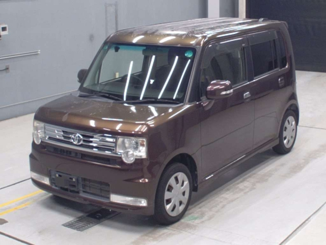 TOYOTA PIXIS SPACE 2012