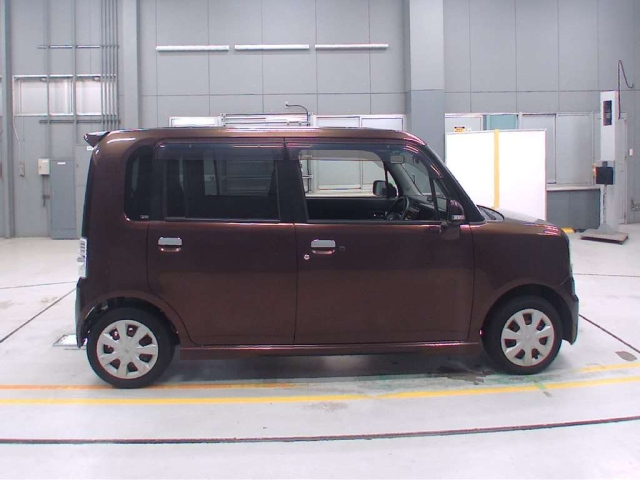 TOYOTA PIXIS SPACE 2012