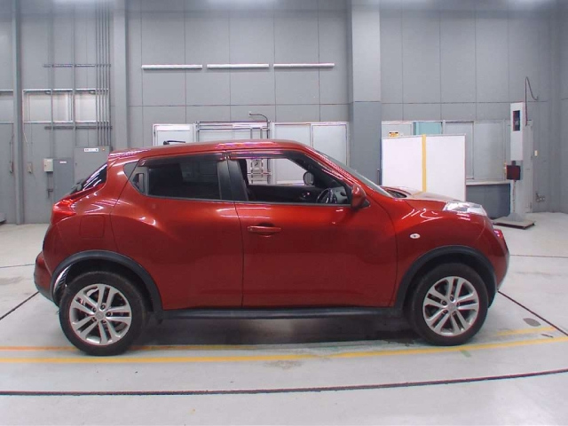 NISSAN JUKE 2012