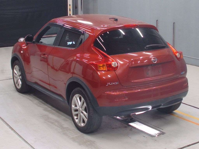 NISSAN JUKE 2012