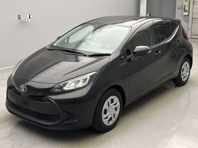 TOYOTA AQUA 2022
