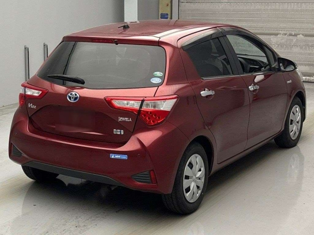 TOYOTA VITZ 2018