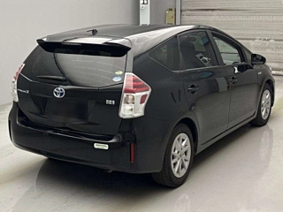 TOYOTA PRIUS ALPHA 2015