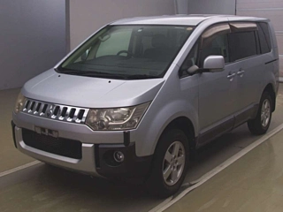 MITSUBISHI DELICA D5 2010