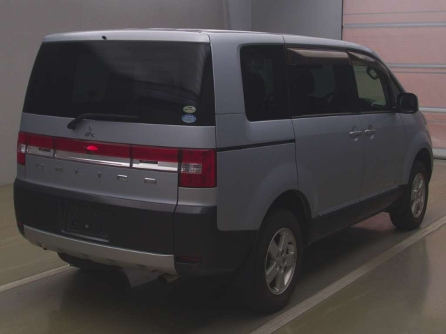 MITSUBISHI DELICA D5 2010