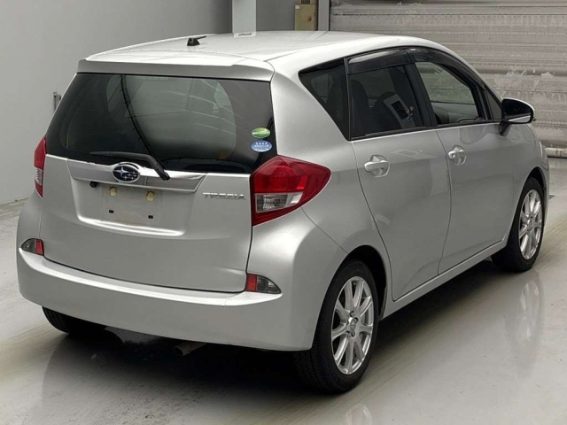SUBARU TREZIA 2014