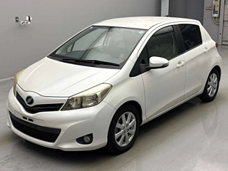 TOYOTA VITZ 2011