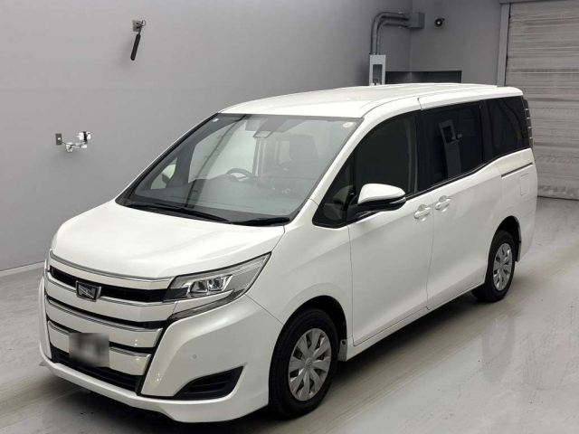 TOYOTA NOAH 2019