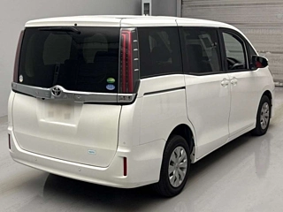 TOYOTA NOAH 2019