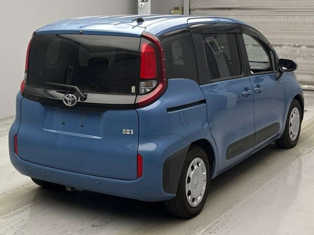 TOYOTA SIENTA 2022