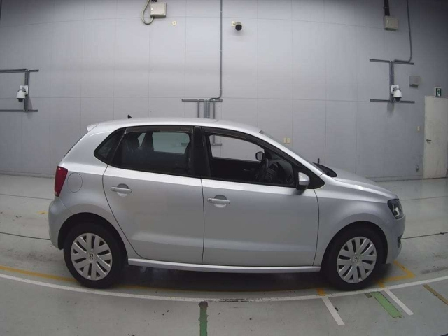 VOLKSWAGEN POLO 2011