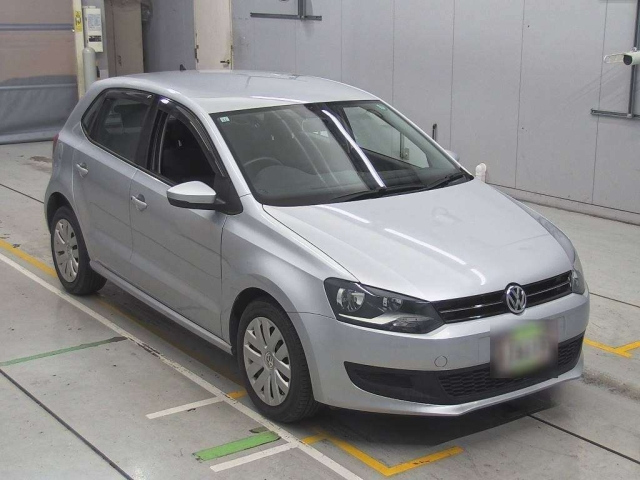 VOLKSWAGEN POLO 2011