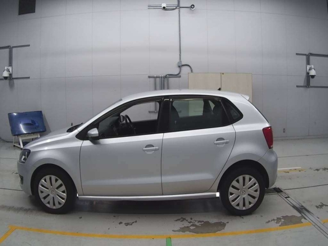VOLKSWAGEN POLO 2011