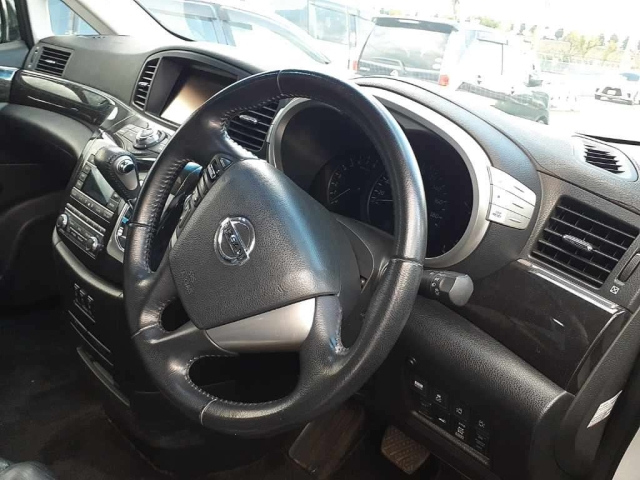 NISSAN ELGRAND 2011