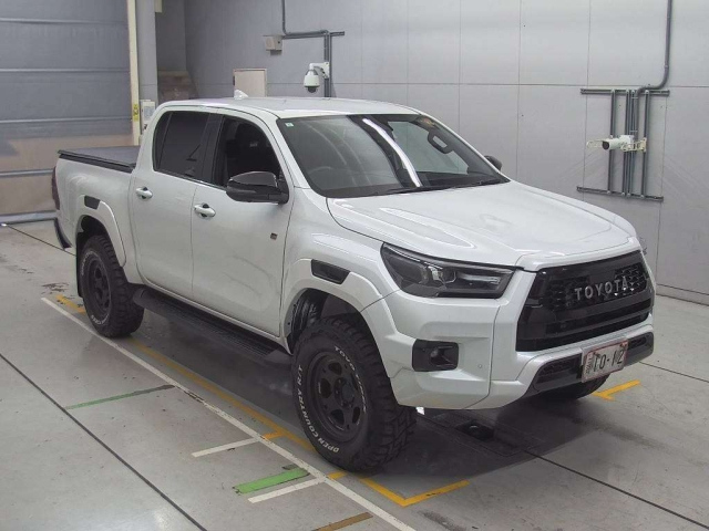 TOYOTA HILUX 2024