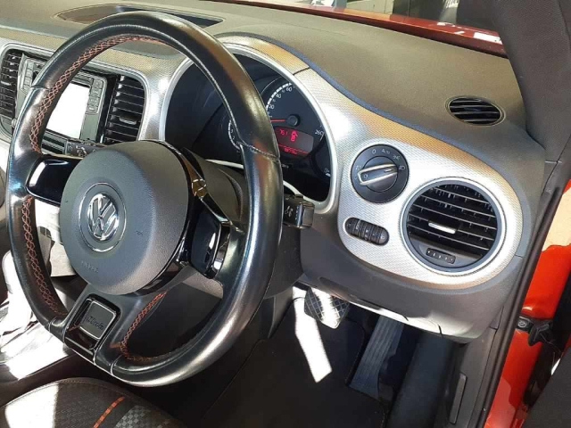 VOLKSWAGEN THE BEETLE 2016