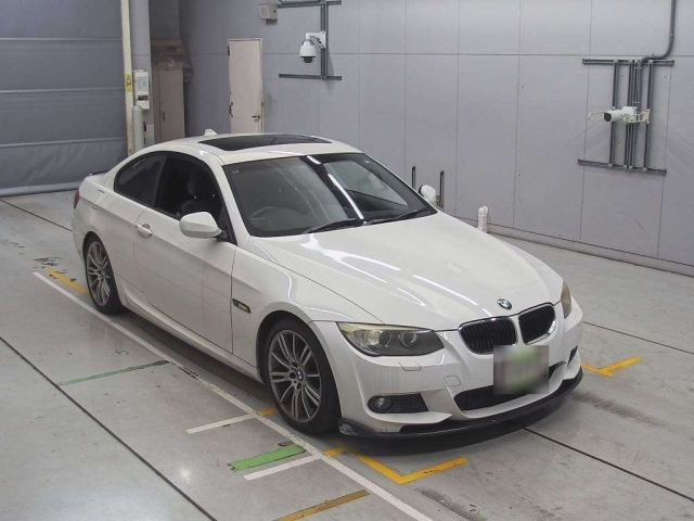 BMW 3 SERIES 2010
