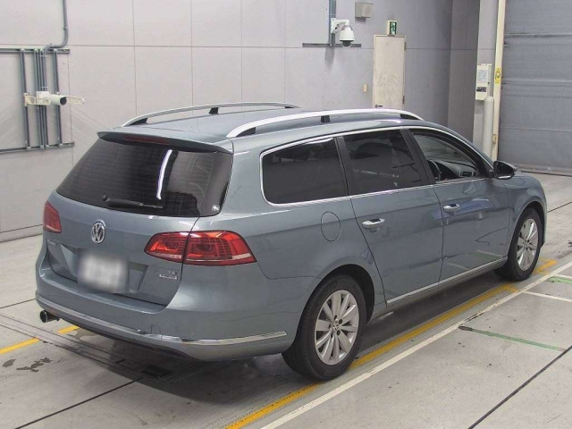 VOLKSWAGEN PASSAT VARIANT 2013