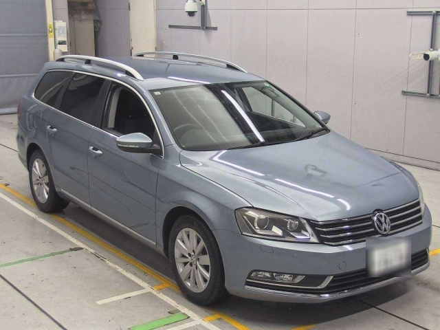 VOLKSWAGEN PASSAT VARIANT 2013