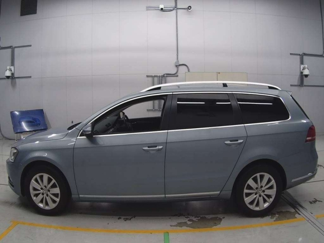 VOLKSWAGEN PASSAT VARIANT 2013