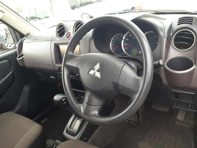 MITSUBISHI PAJERO MINI 2009