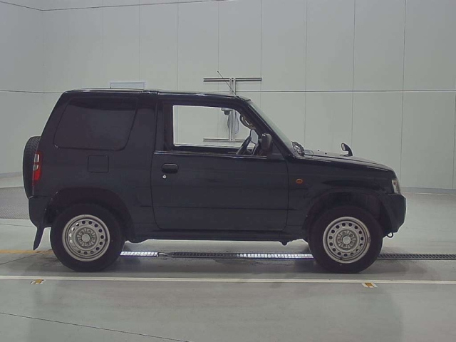 MITSUBISHI PAJERO MINI 2009