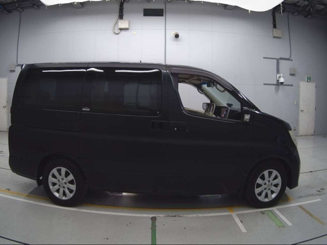 NISSAN ELGRAND 2010