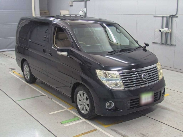 NISSAN ELGRAND 2010
