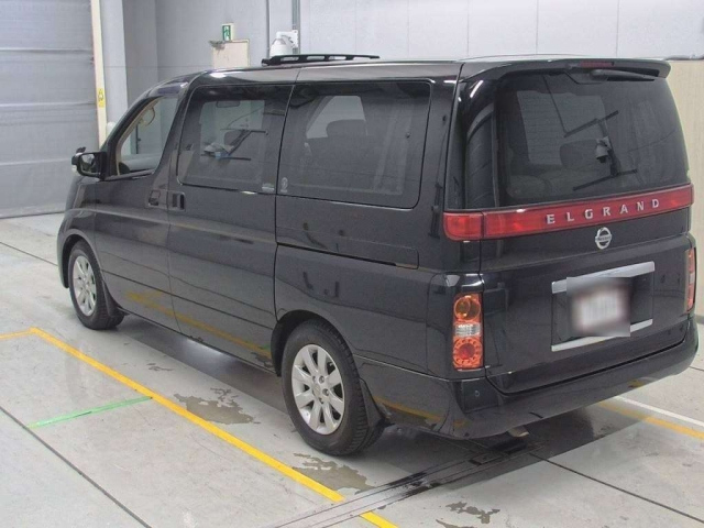 NISSAN ELGRAND 2010