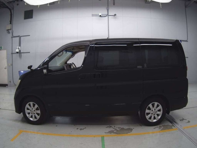 NISSAN ELGRAND 2010