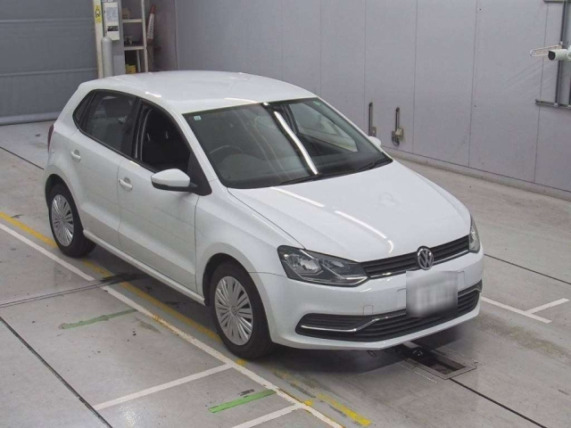 VOLKSWAGEN POLO 2015