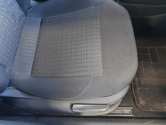 VOLKSWAGEN POLO 2015