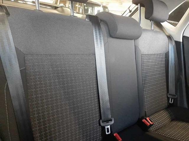 VOLKSWAGEN POLO 2015